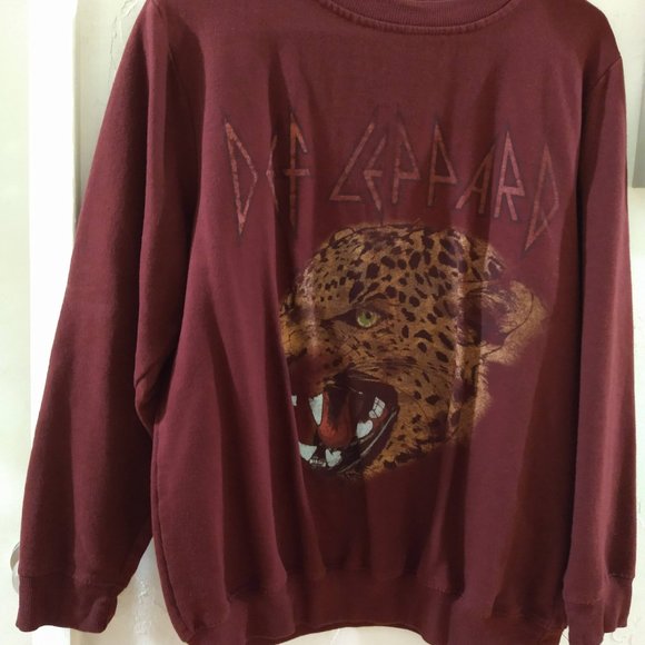 Def Leppard Red Crewneck Sweater - Picture 2 of 4